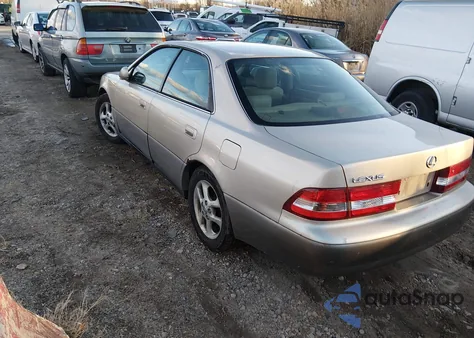 2001 Lexus Es 300 from USA, damaged, VIN JT8BF28G610293343